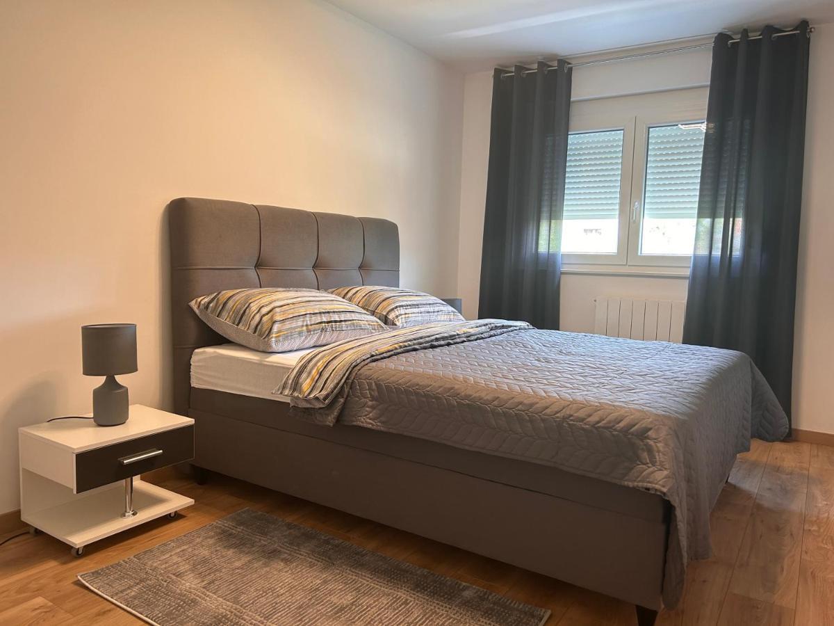 Apartmani Ana&Vesna Károlyváros Kültér fotó